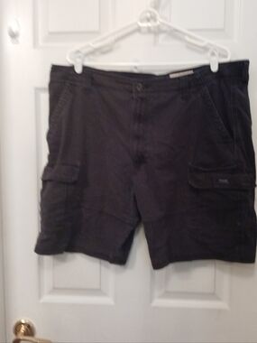 Wrangler Relax Fit Cargo Shorts Men's Size 40 Black Utility Shorts Outdoor